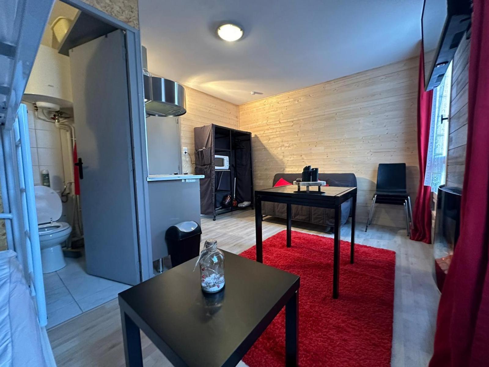우스투 Le Chaleureux Cocon Rouge 아파트 외부 사진